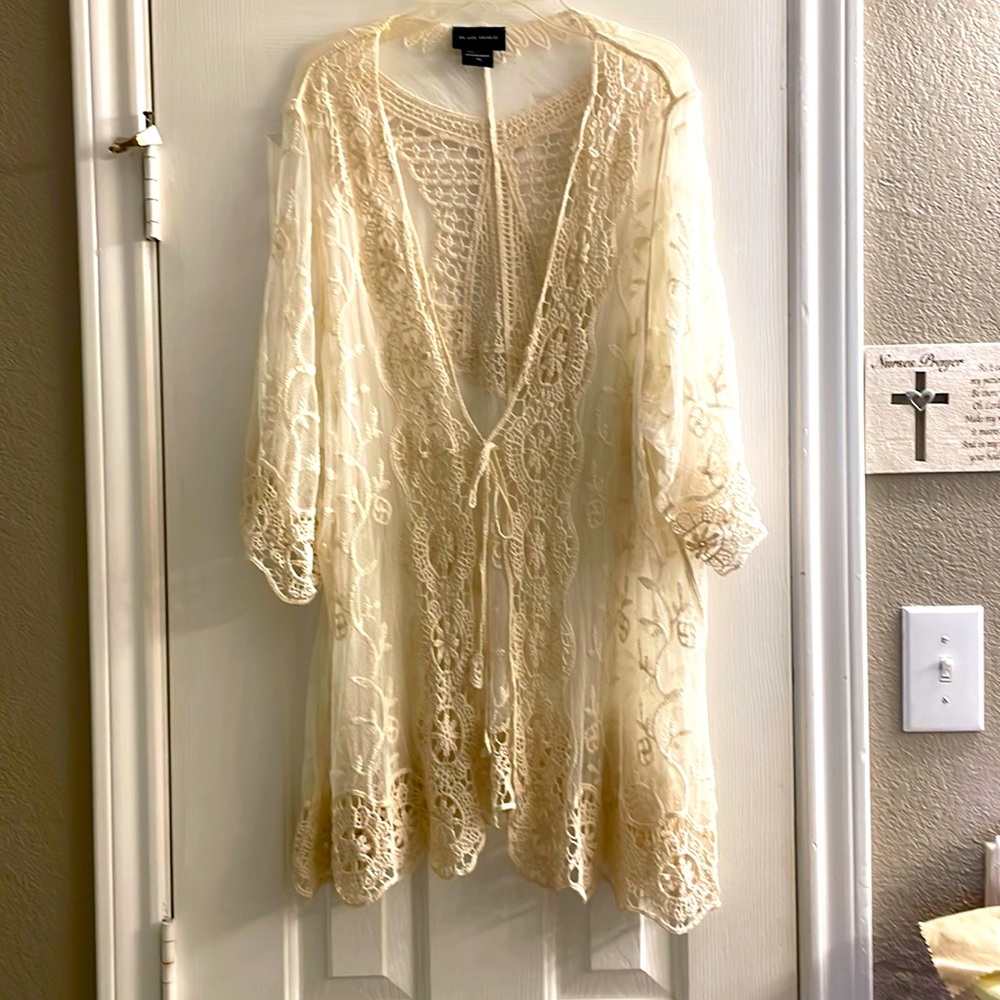Nordstrom Liv Los Angeles  Crochet Lace Topper Sz XL 14-16 like new